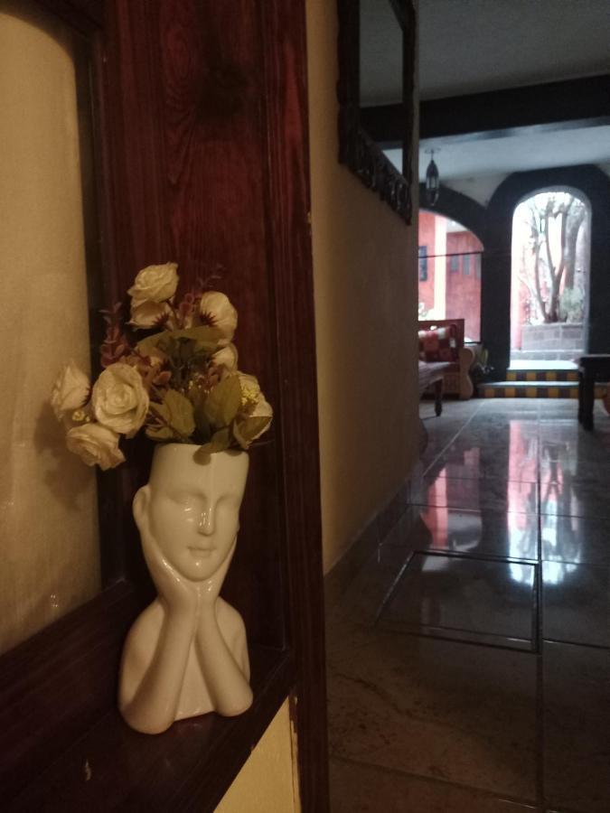 De La Conspiracion Guest house *